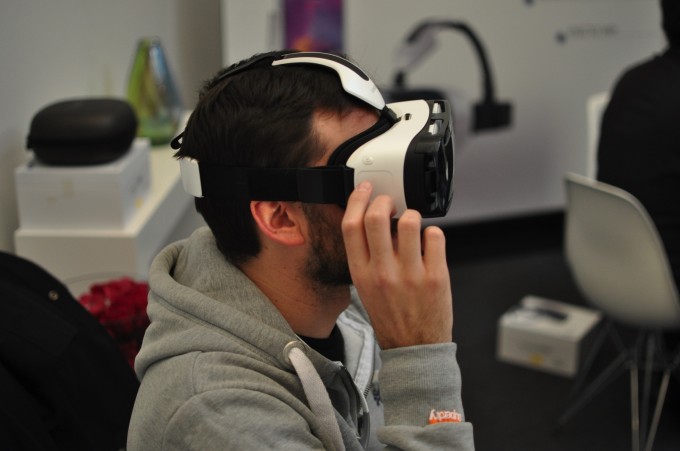 Скачать Minecraft в виртуальной реальности для Samsung Gear VR и Oculus Rift