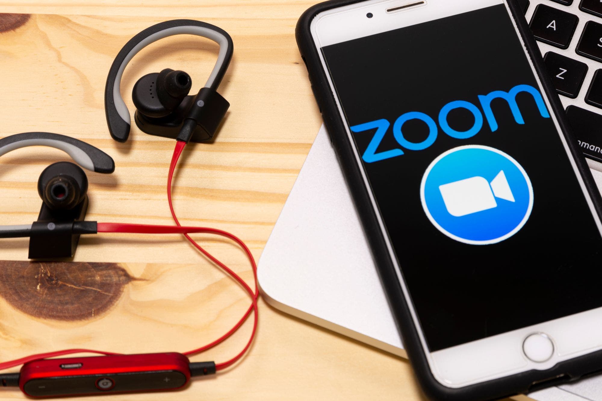 Zoom добавляет функции, чтобы запретить злоумышленникам совершать видеозвонки