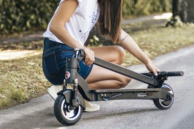 При весе 13,5 кг человек может без проблем перевозить скейтборд Fiat.